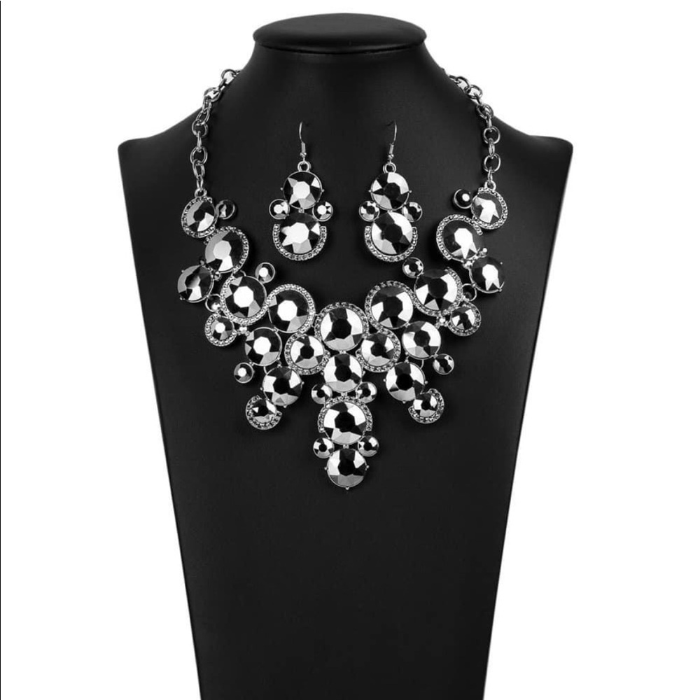 Beautiful Black Z Collection Signature Series Necklace “The Tina”❤️